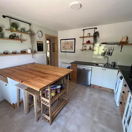 Holiday home Preciosa Casa Con Amplio Jardin Pilona